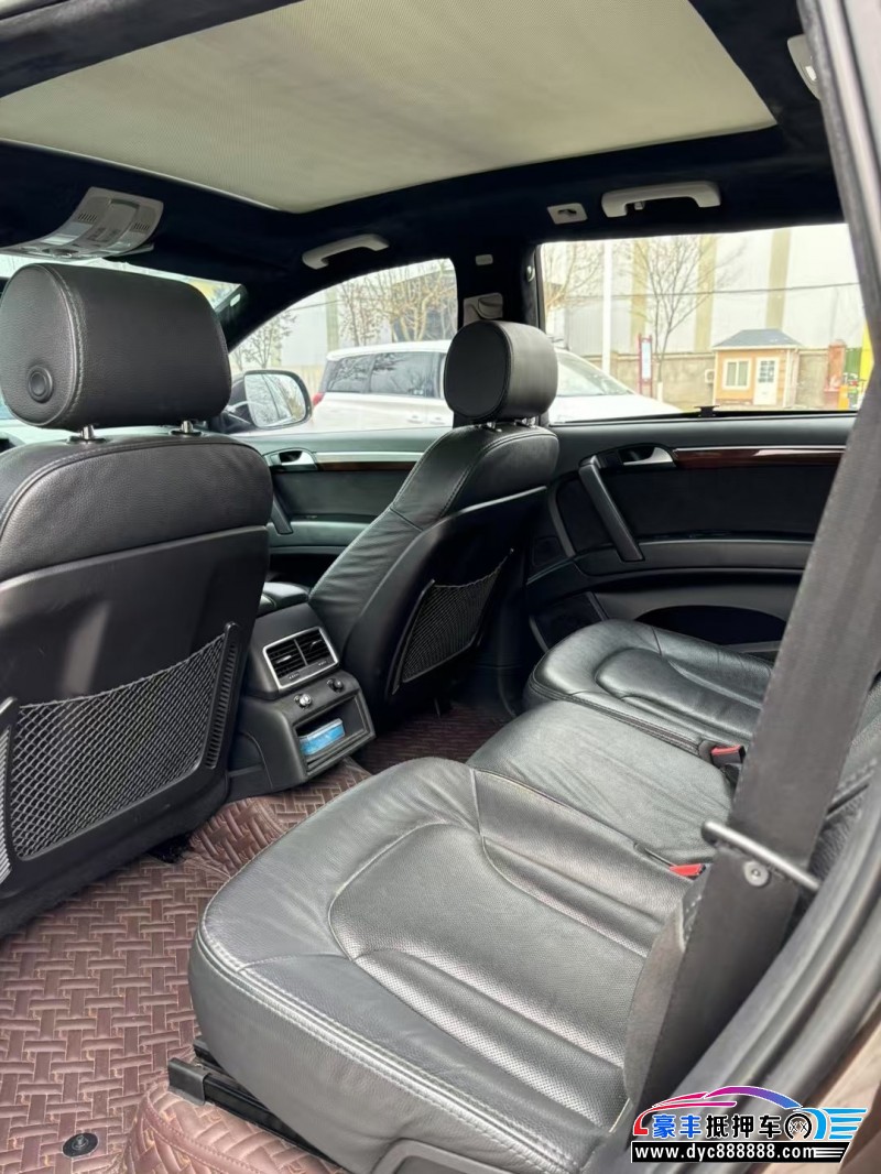 13年奥迪Q7轿车抵押车出售