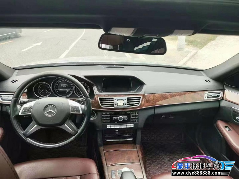 14年奔驰E轿车抵押车出售