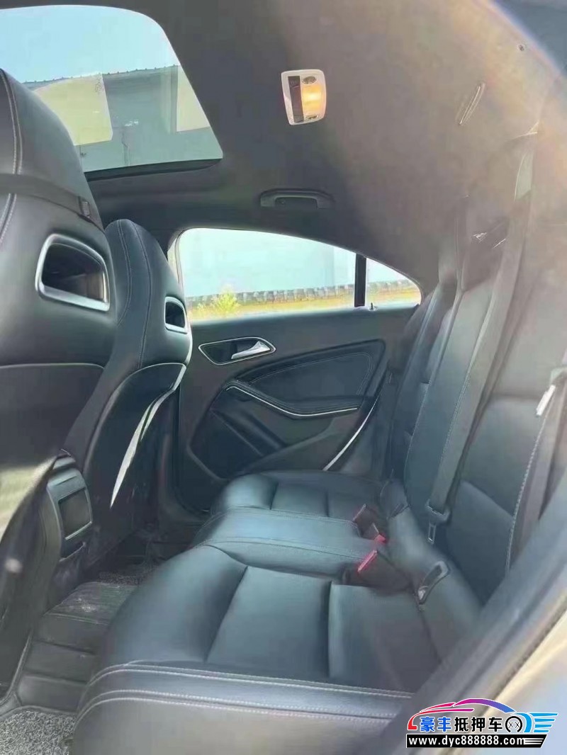 19年奔驰CLA轿车抵押车出售