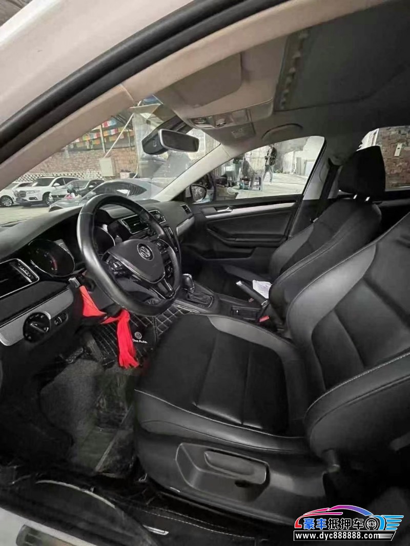 19年大众速腾轿车抵押车出售