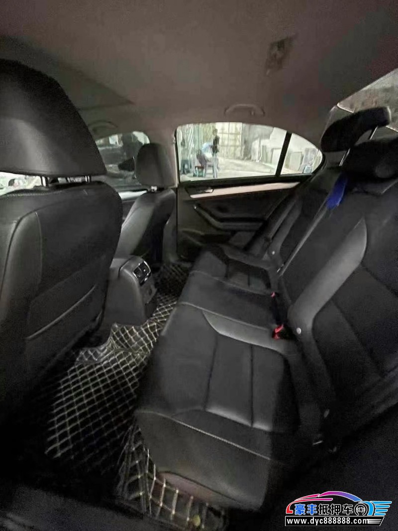 19年大众速腾轿车抵押车出售