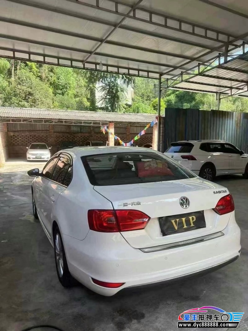 15年大众速腾轿车抵押车出售