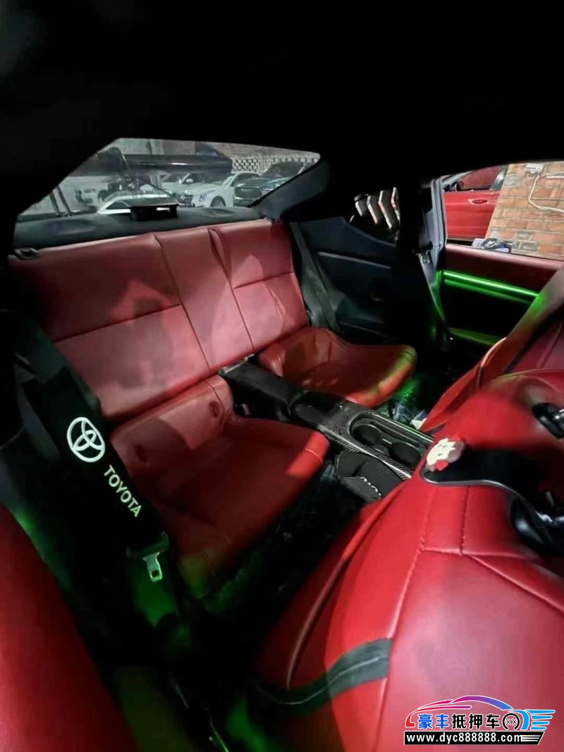 14年丰田86轿车抵押车出售