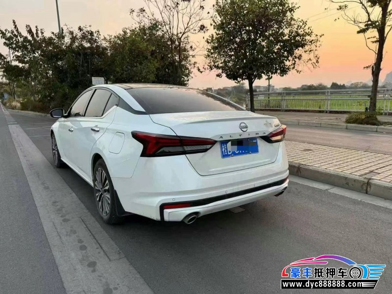 24年日产天籁轿车抵押车出售