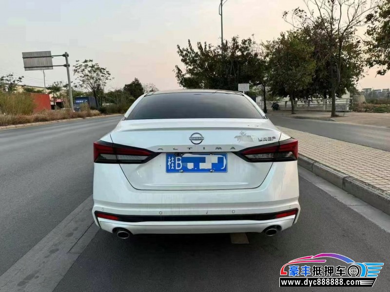 24年日产天籁轿车抵押车出售