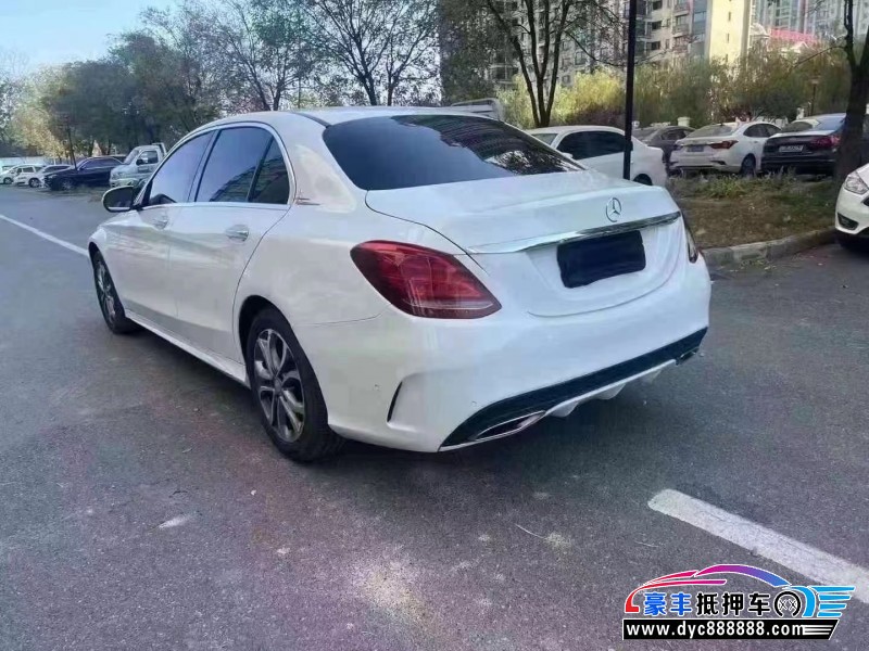 17年奔驰C轿车抵押车出售