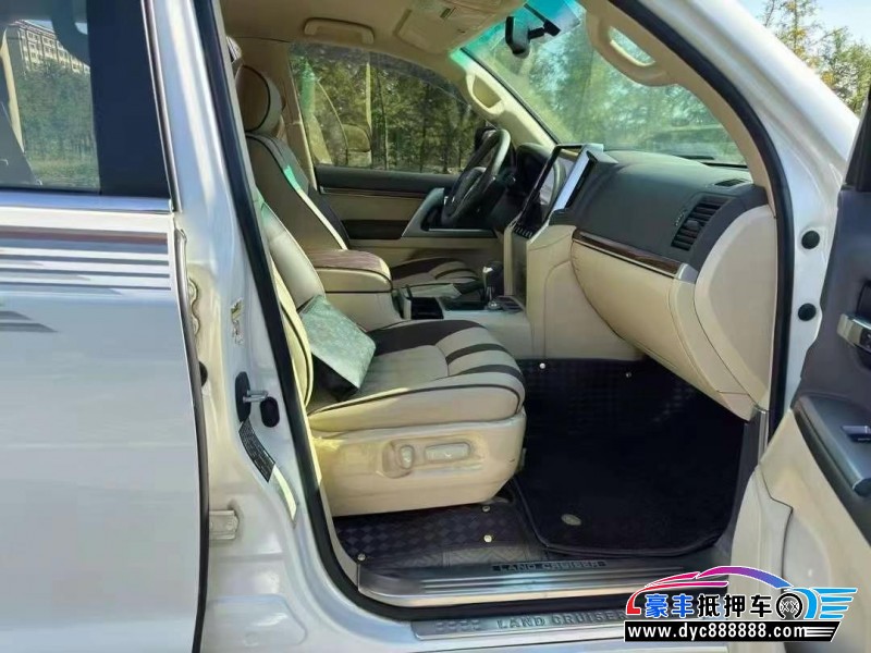 16年丰田兰德酷路泽（陆巡）轿车抵押车出售