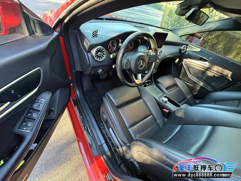 17年奔驰CLA轿车抵押车出售