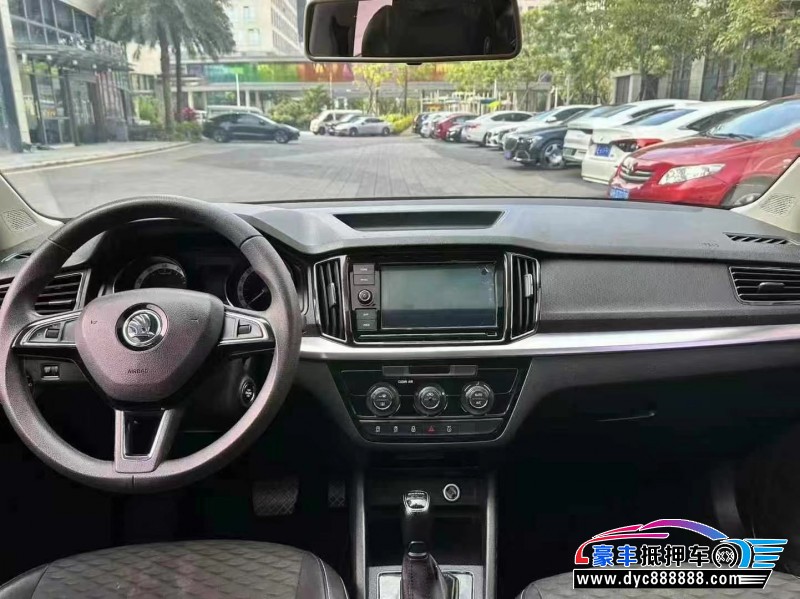 22年荣威i5轿车抵押车出售