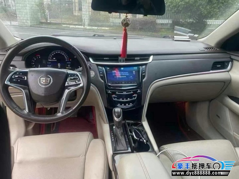 15年凯迪拉克XT4轿车抵押车出售