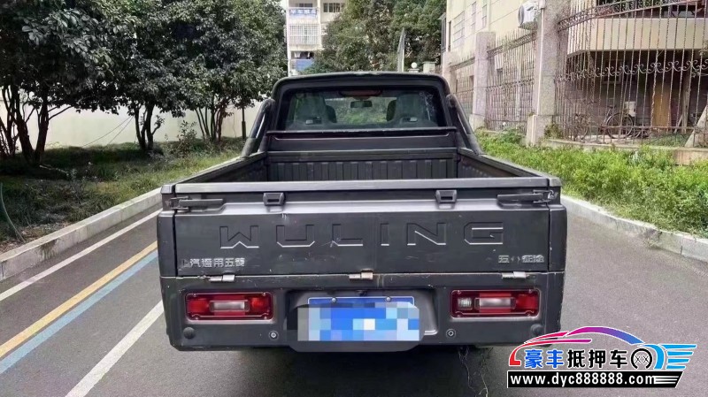 21年五菱汽车五菱征途轿车抵押车出售