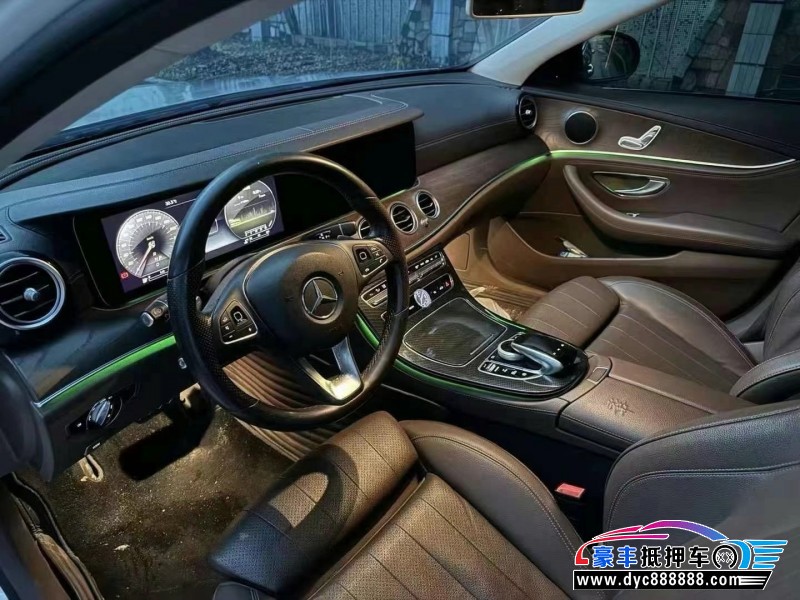 17年奔驰E轿车抵押车出售