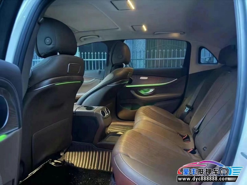 17年奔驰E轿车抵押车出售