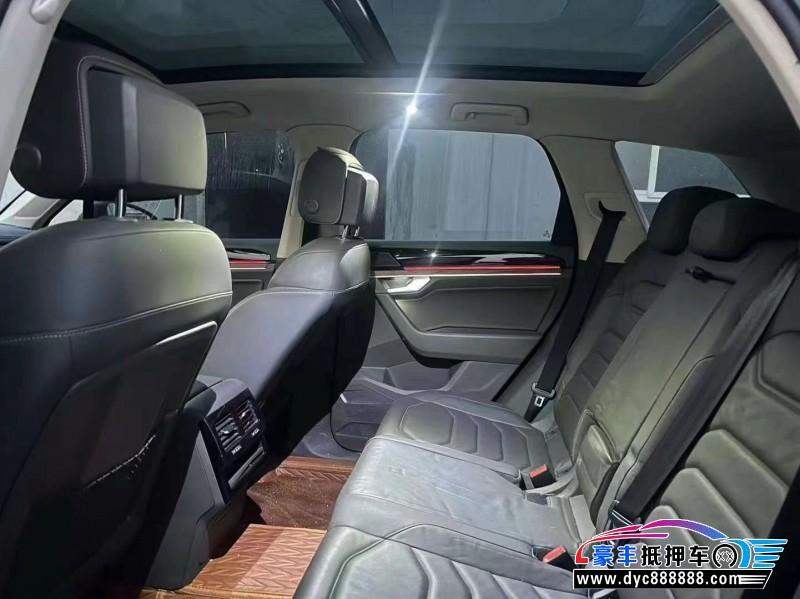 21年大众途锐SUV抵押车出售