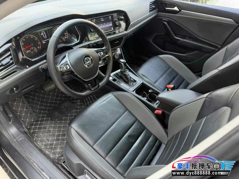 19年大众速腾轿车抵押车出售