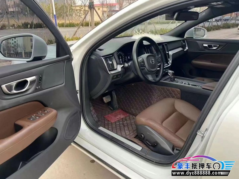 21年沃尔沃S60轿车抵押车出售