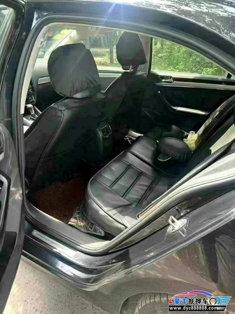 19年大众速腾轿车抵押车出售