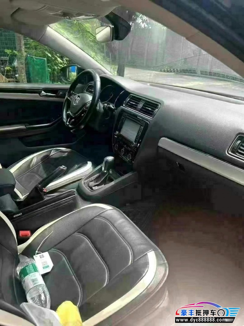 19年大众速腾轿车抵押车出售