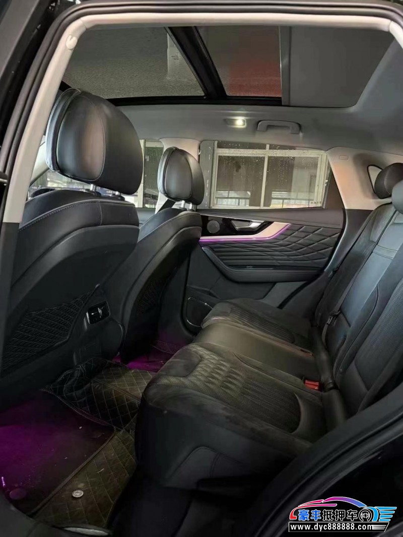 22年红旗HS5轿车抵押车出售