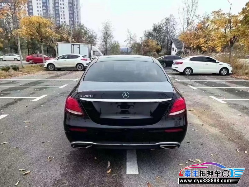 19年奔驰E轿车抵押车出售