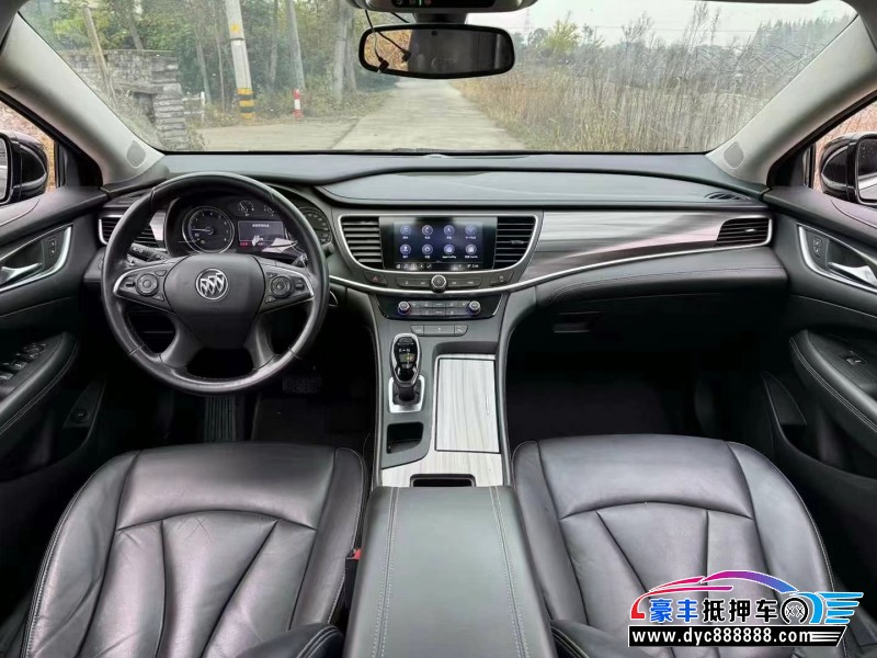 20年别克君越轿车抵押车出售