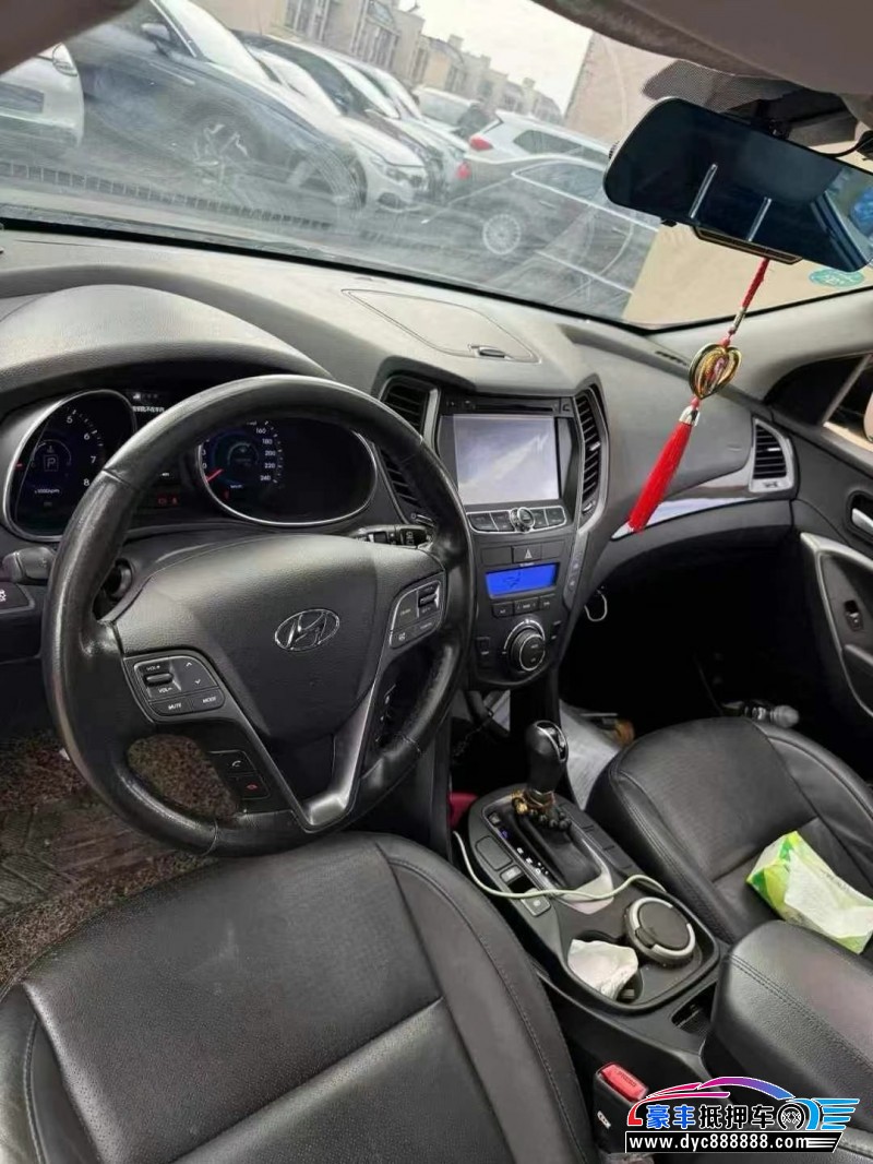 14年现代新胜达轿车抵押车出售