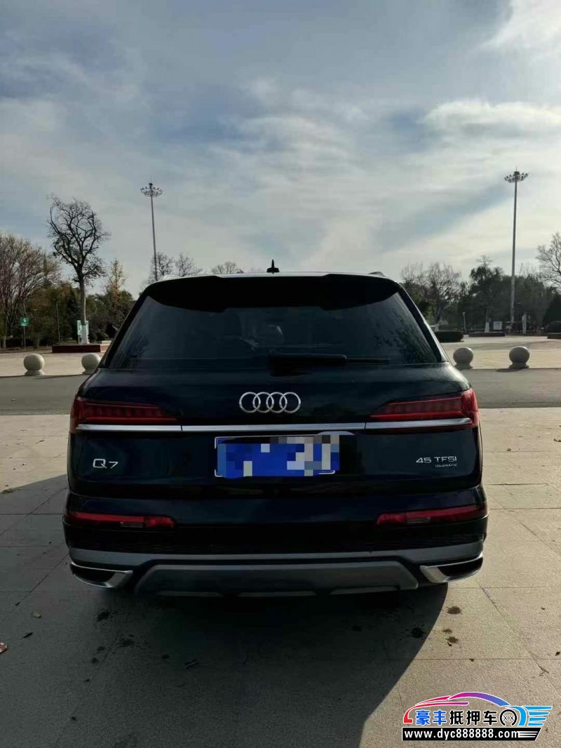 22年奥迪Q7轿车抵押车出售