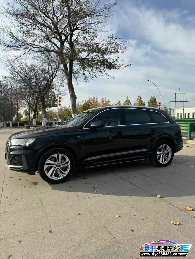 22年奥迪Q7轿车抵押车出售