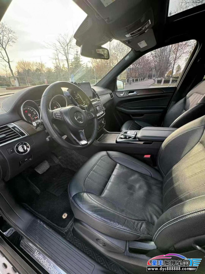 17年奔驰GLS轿车抵押车出售