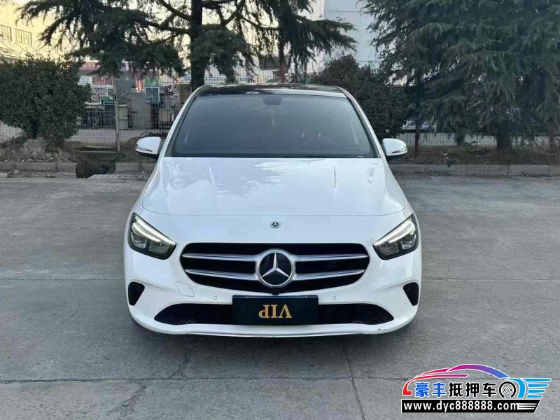 21年奔驰B轿车抵押车出售