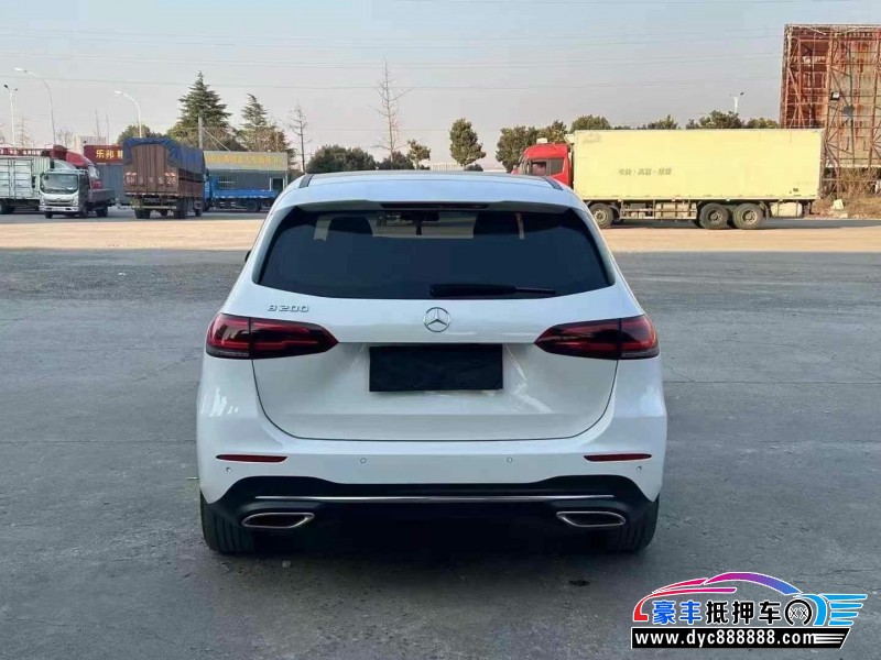 21年奔驰B轿车抵押车出售