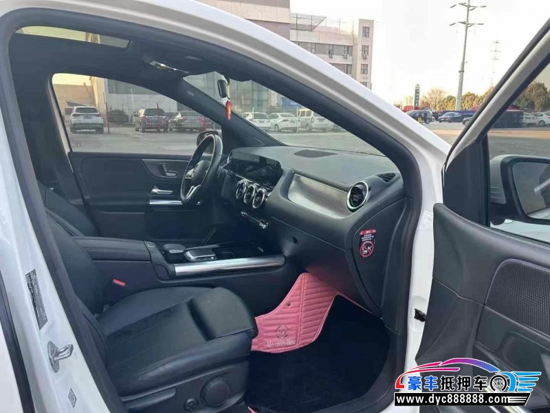 21年奔驰B轿车抵押车出售