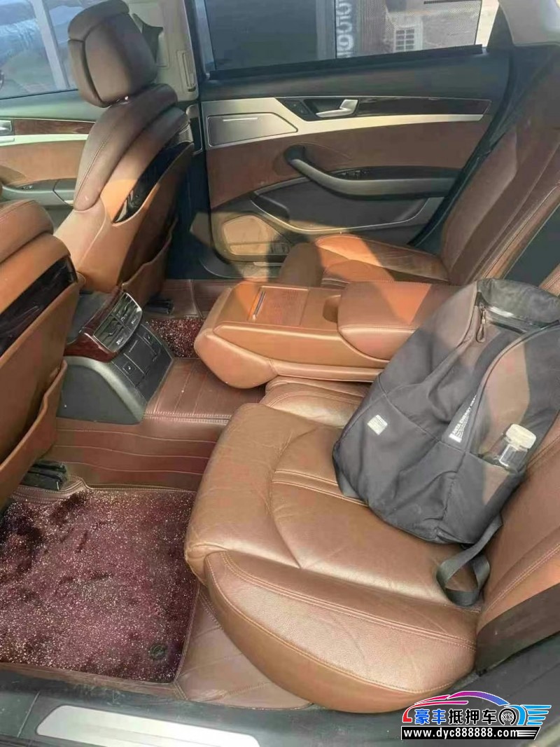 12年奥迪A8轿车抵押车出售