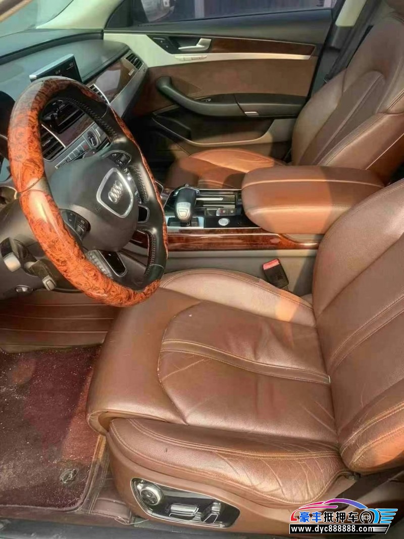 12年奥迪A8轿车抵押车出售