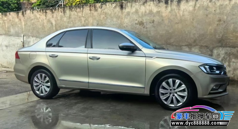 18年大众宝来轿车抵押车出售