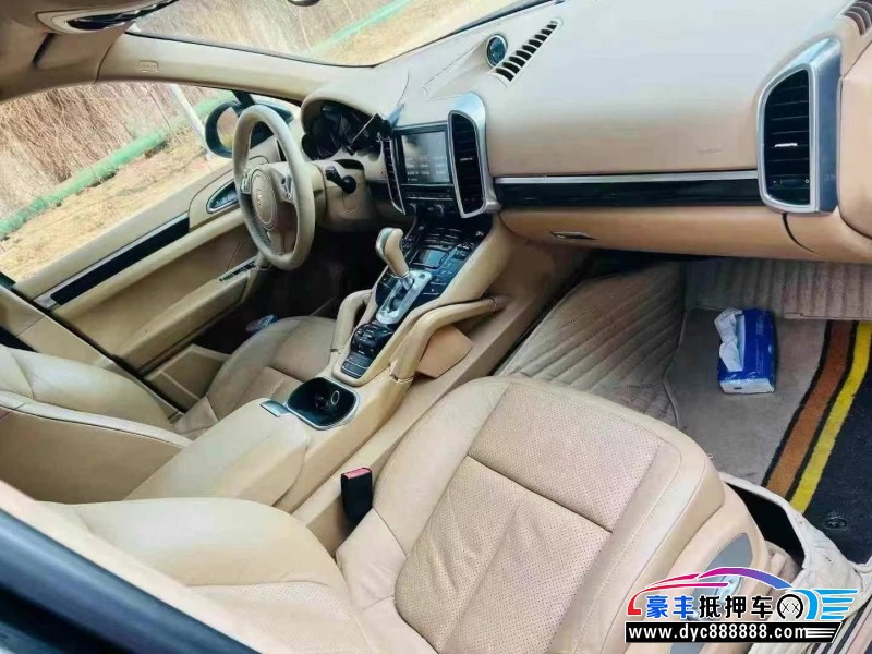 14年保时捷卡宴轿车抵押车出售