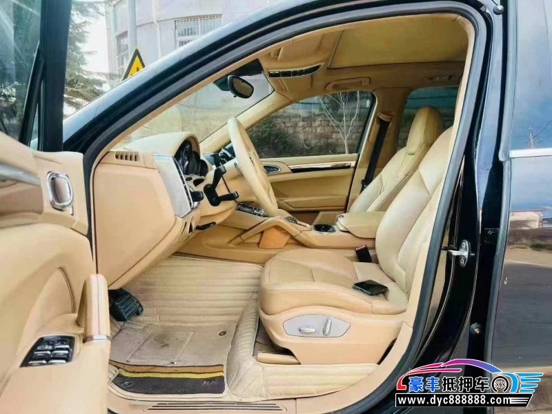 14年保时捷卡宴轿车抵押车出售