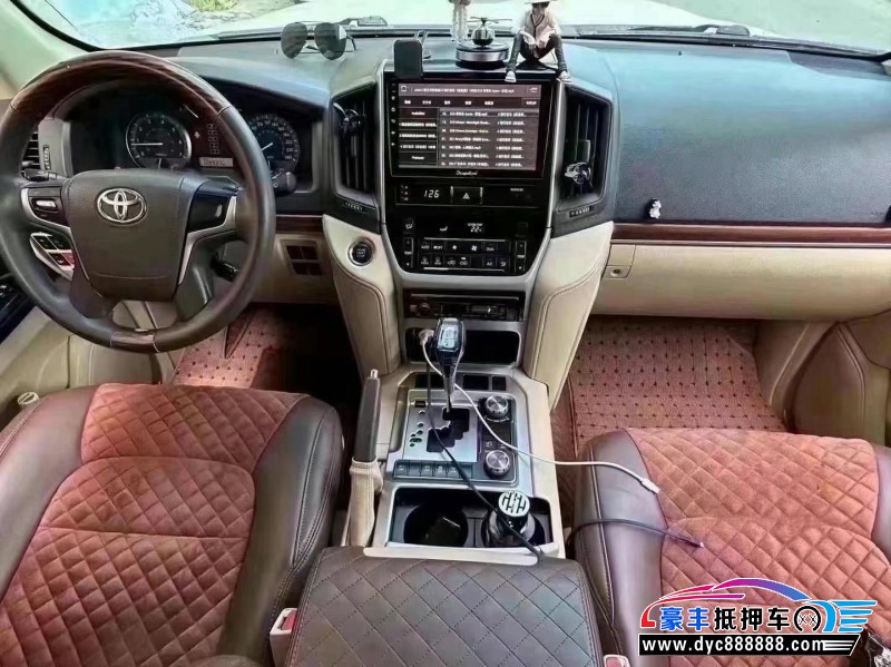 17年丰田兰德酷路泽（陆巡）轿车抵押车出售