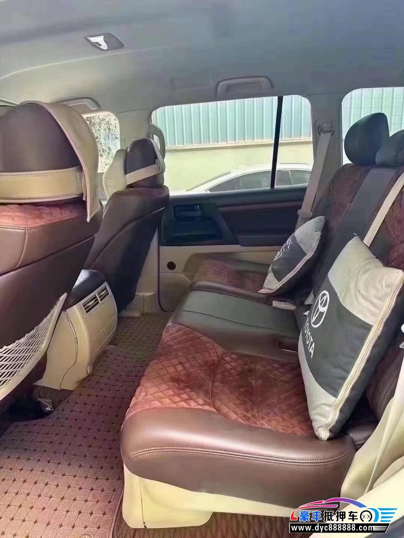 17年丰田兰德酷路泽（陆巡）轿车抵押车出售