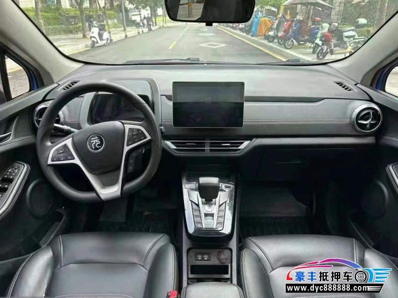 19年比亚迪元轿车抵押车出售