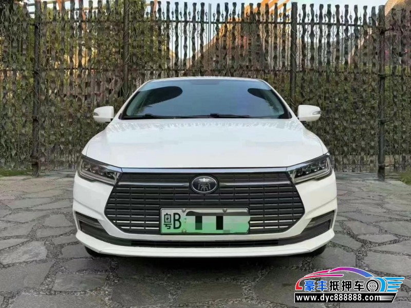 20年比亚迪秦轿车抵押车出售