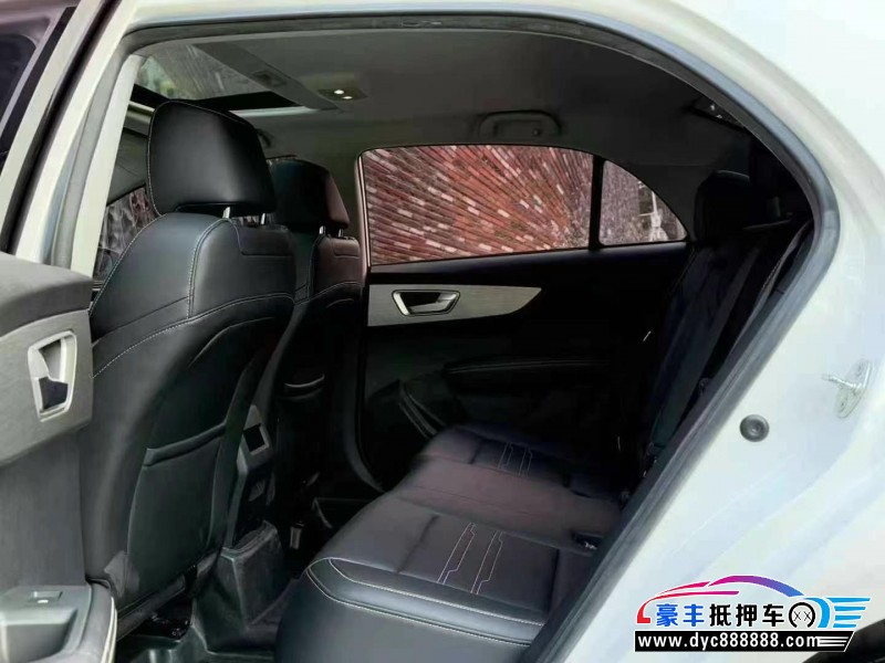 20年比亚迪秦轿车抵押车出售