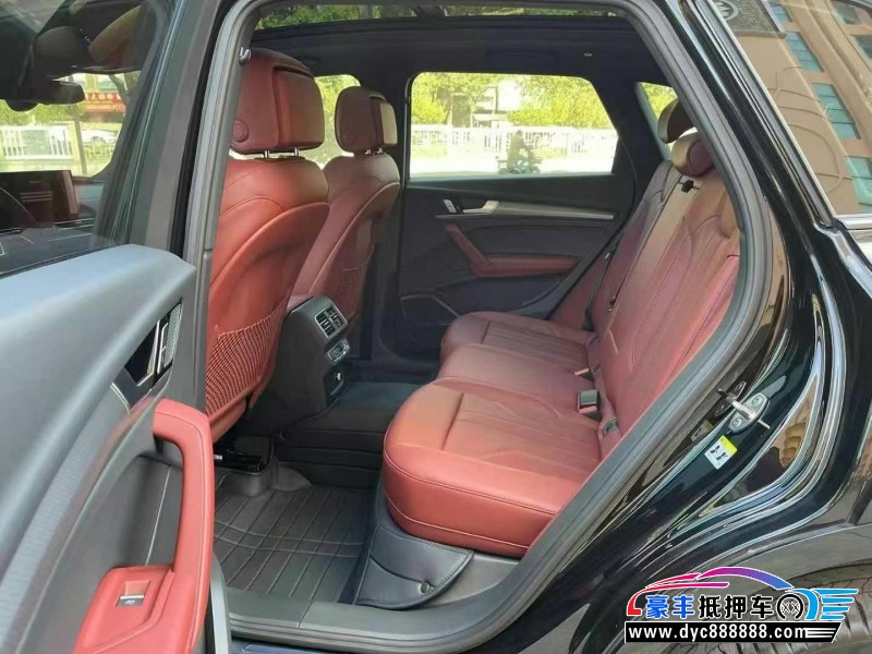 24年奥迪Q5轿车抵押车出售