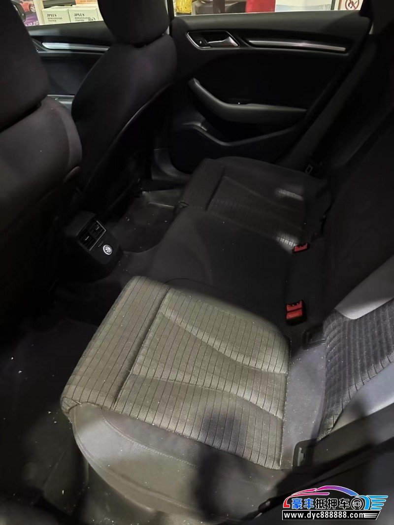 19年奥迪A3轿车抵押车出售