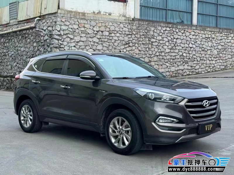 17年现代途胜轿车抵押车出售