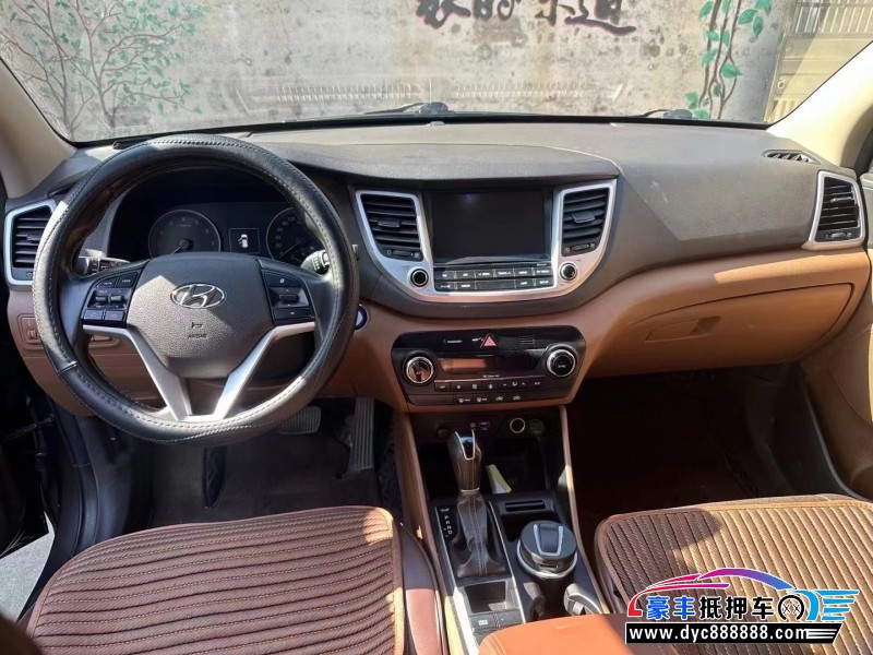 17年现代途胜轿车抵押车出售