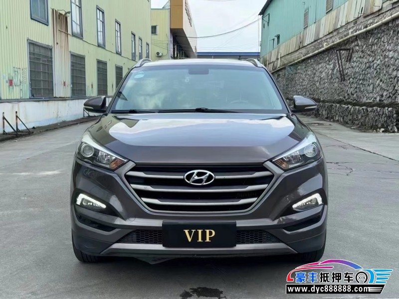 17年现代途胜轿车抵押车出售