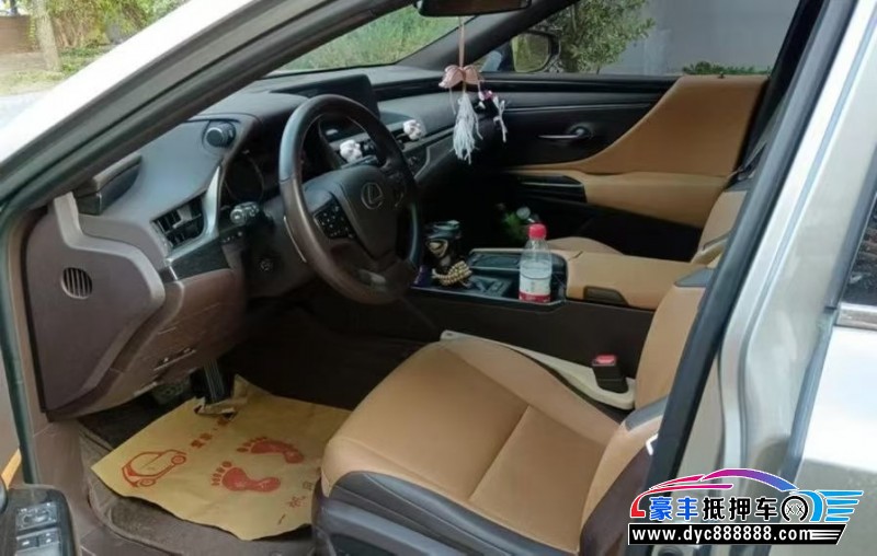 21年雷克萨斯ES轿车抵押车出售