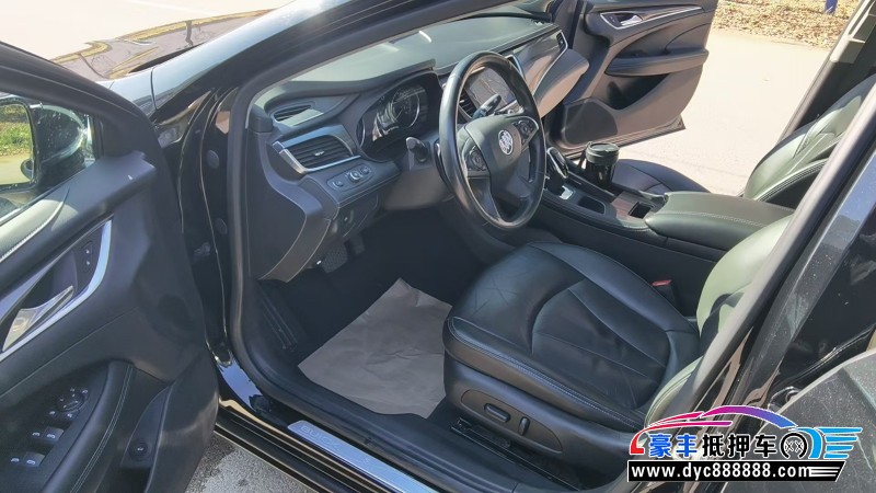 20年别克君越轿车抵押车出售