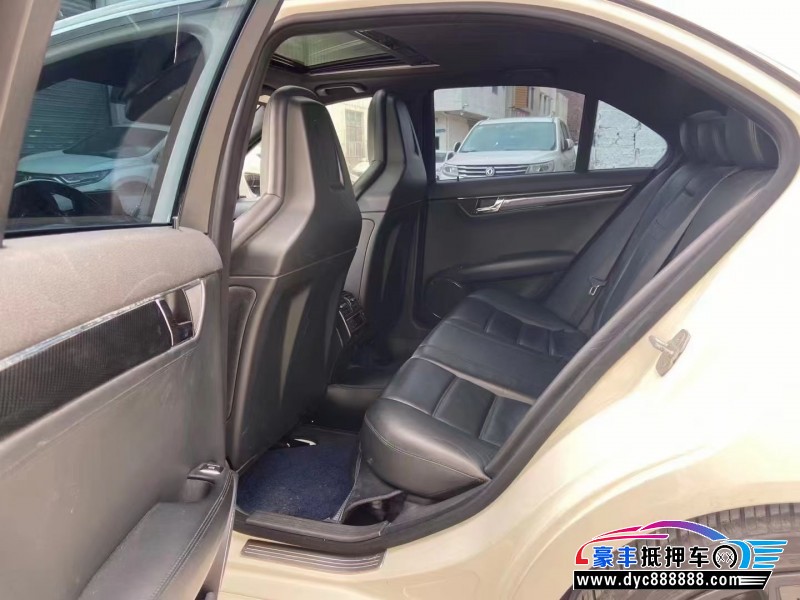 11年奔驰C轿车抵押车出售